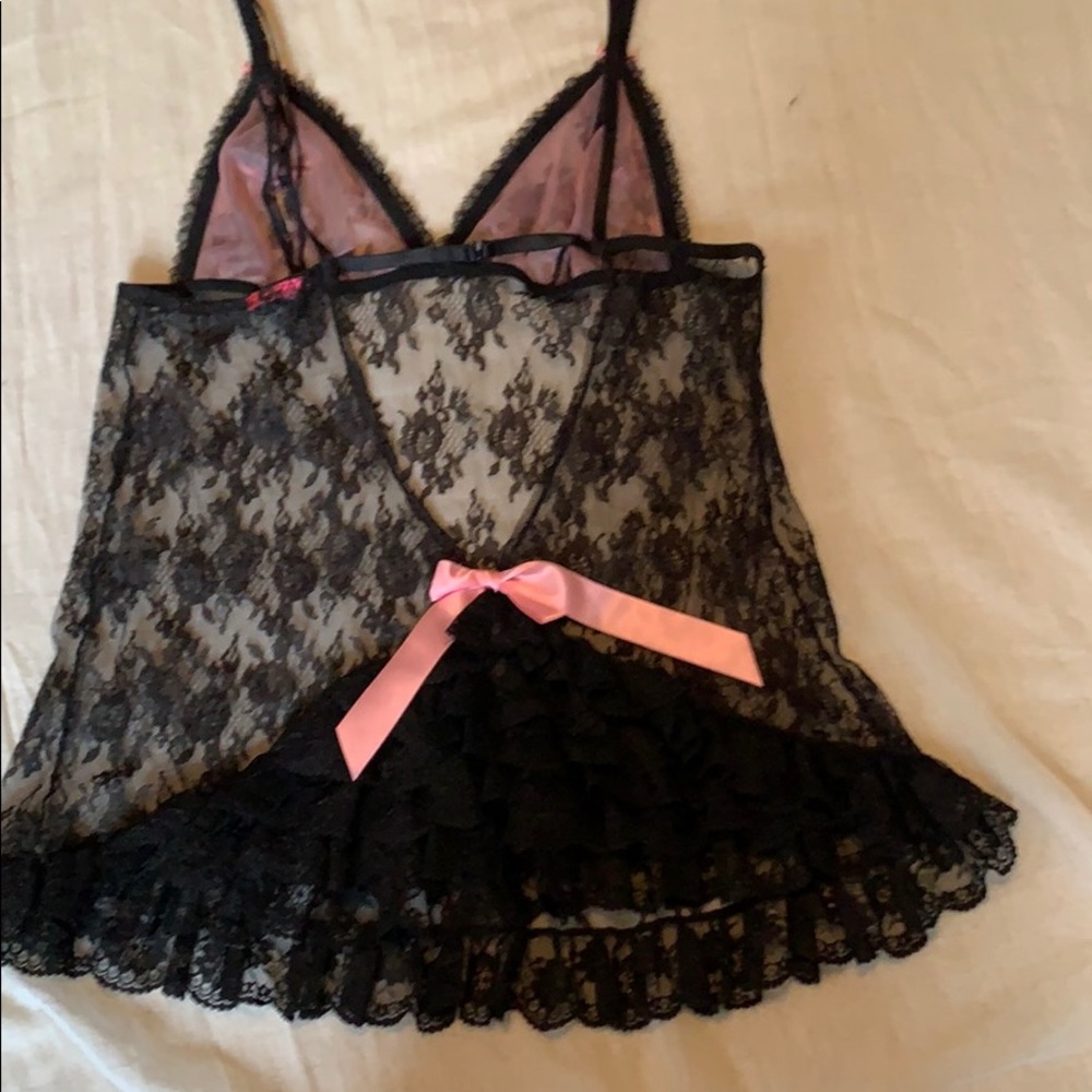Lingerie - Picture 2 of 3